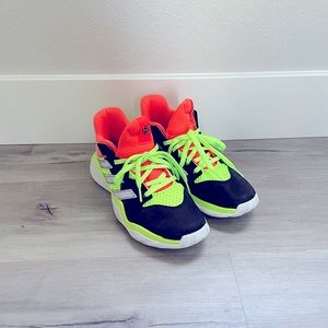 Adidas boys/teen tennis shoes